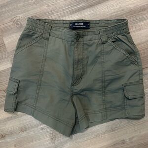 Hollister Ultra High-Rise Mom Short